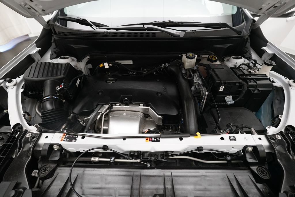 Used 2020 GMC Terrain SLT w/ Preferred Package FWD image 3