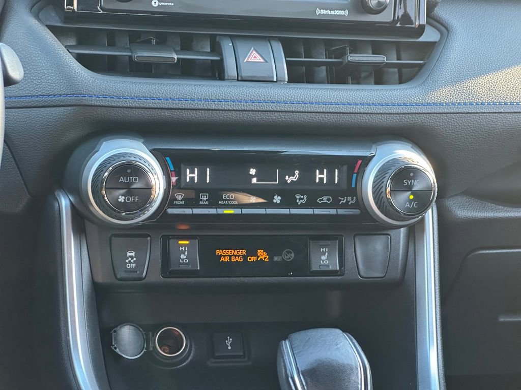 Used 2022 Toyota RAV4 SE w/ Convenience Package image 15