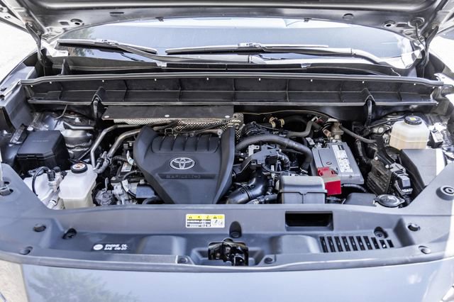 Used 2023 Toyota Highlander XLE AWD/4WD image 29