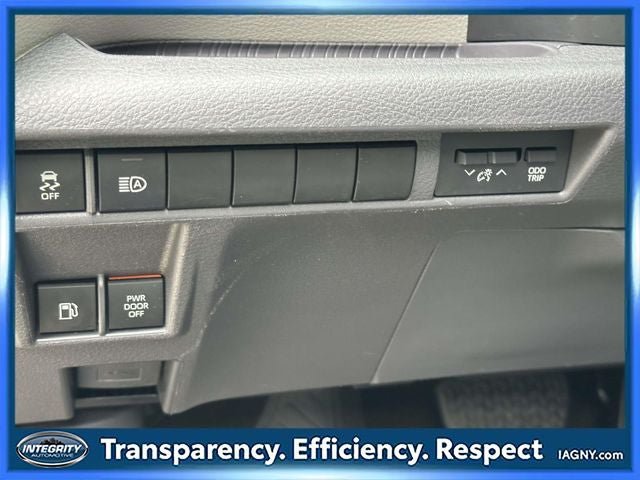 Used 2024 Toyota Sienna XLE FWD image 25