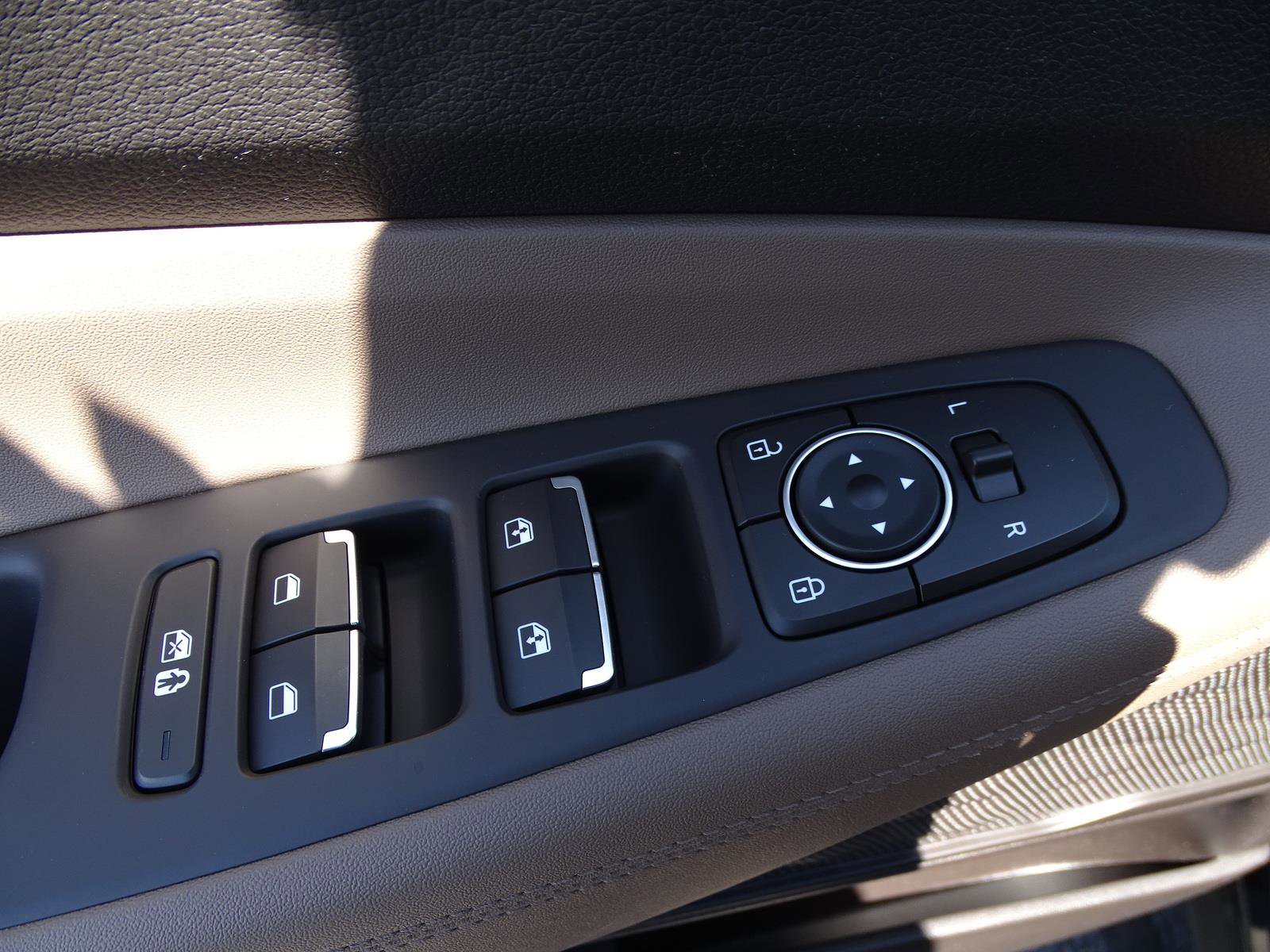 Used 2023 Hyundai Santa Fe SEL Convenience image 18