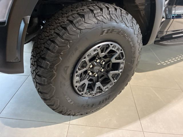 Used 2025 Ford F150 Raptor w/ Equipment Group 803A Raptor R AWD/4WD image 13