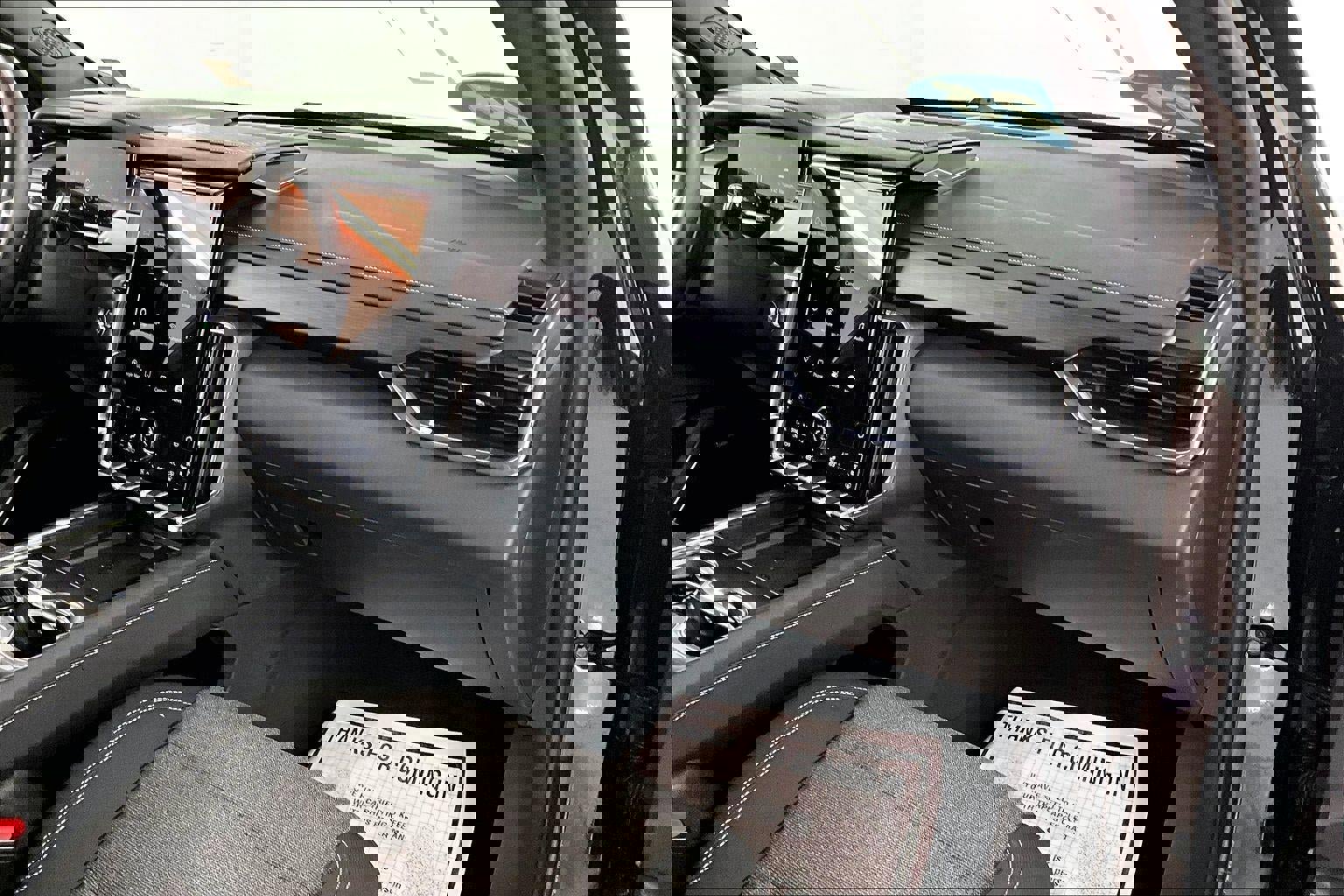 Used 2025 GMC Acadia Elevation image 27