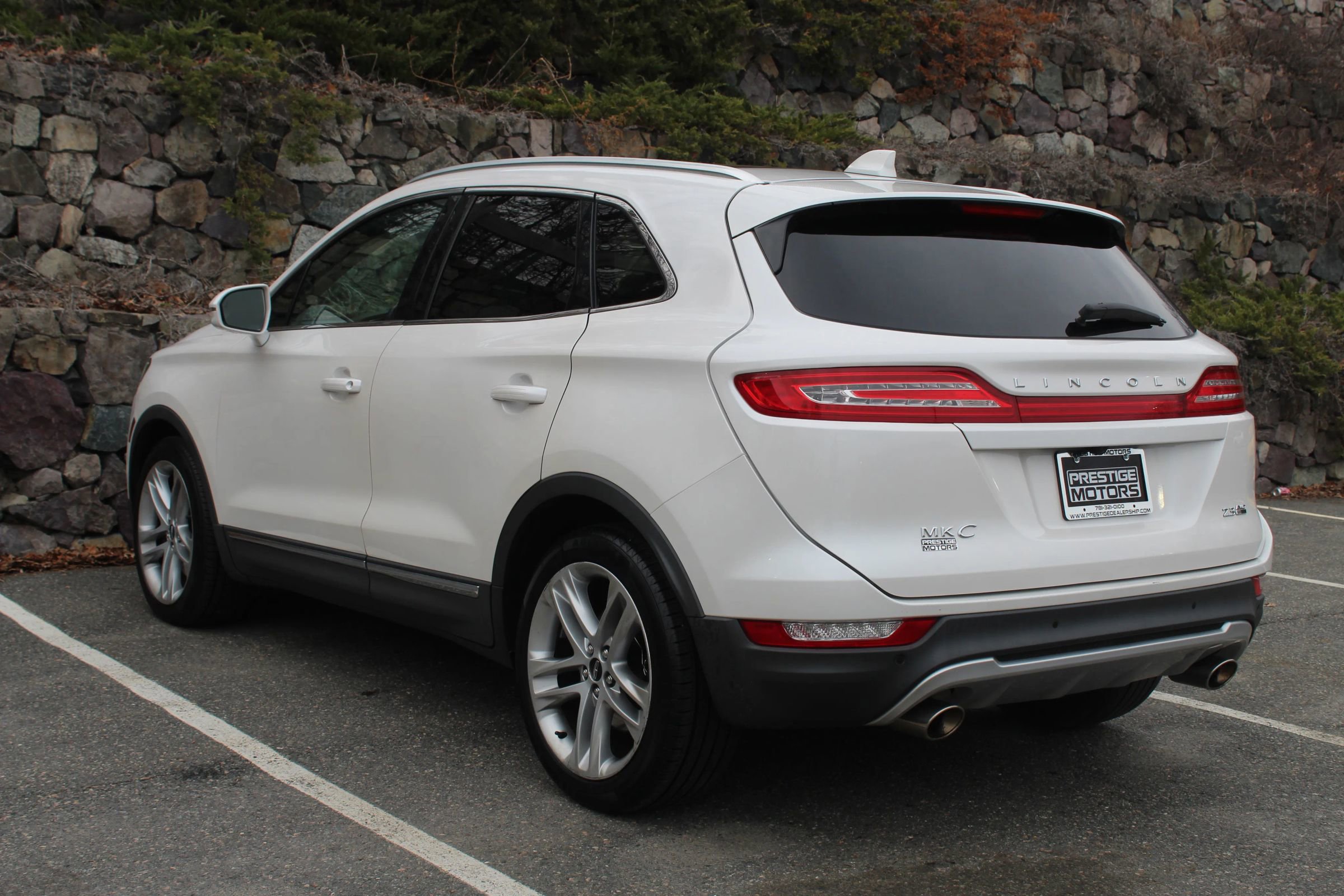 Used 2015 Lincoln MKC Sport Utility 4D w/ Equipment Group 102A Reserve image 7