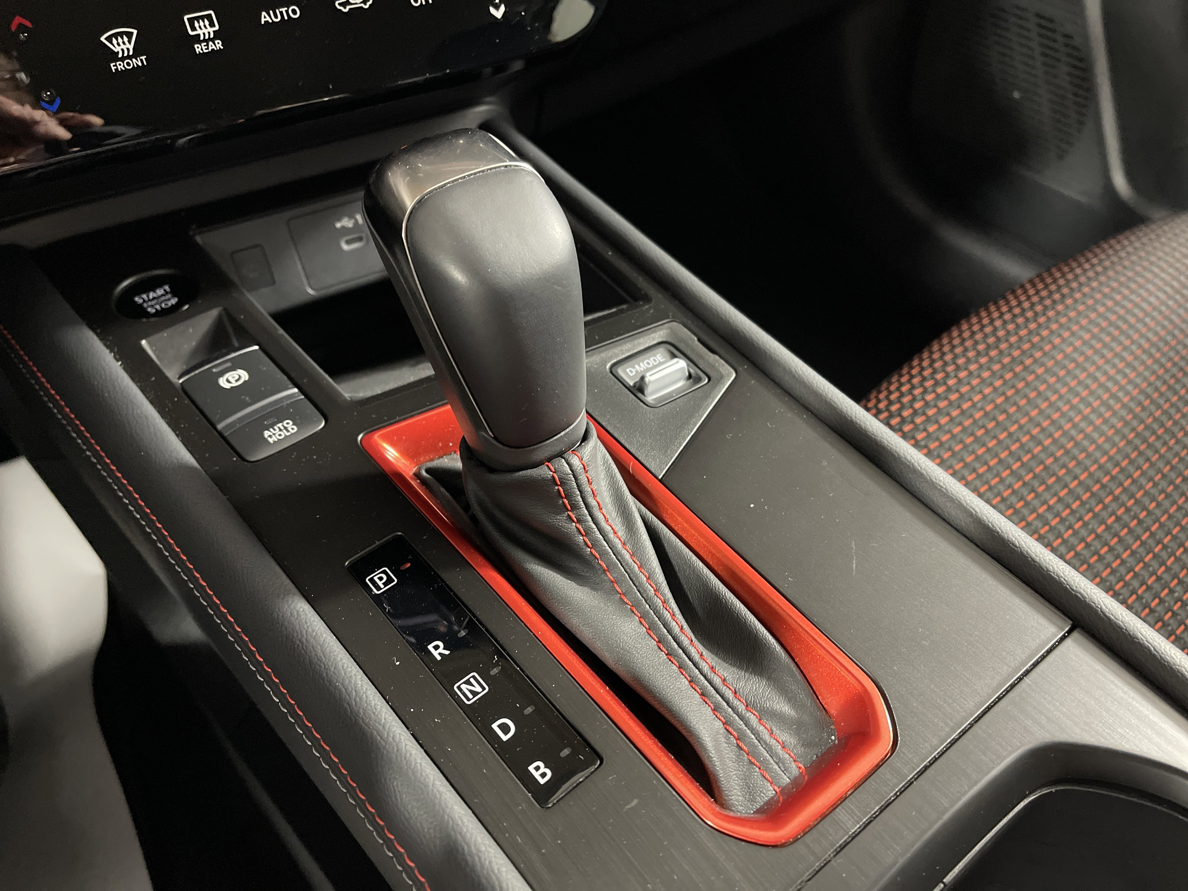 Used 2025 Nissan Kicks SR image 25