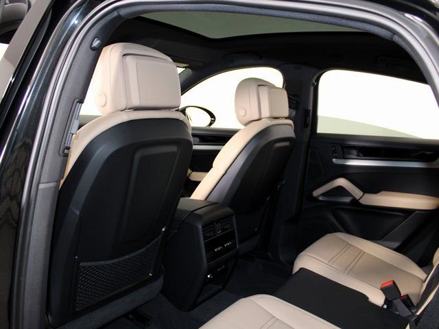 New 2026 Porsche Cayenne Coupe AWD/4WD image 22