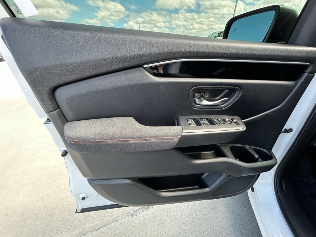 Used 2023 Honda Pilot Sport image 49