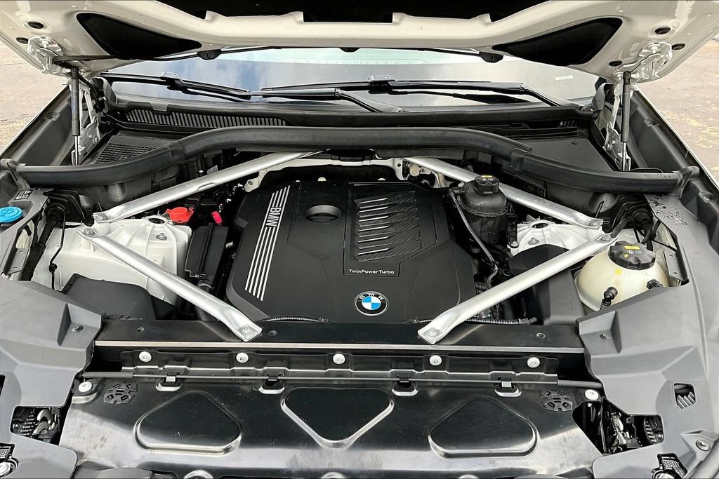 Used 2019 BMW X5 xDrive40i w/ M Sport Package AWD/4WD image 36