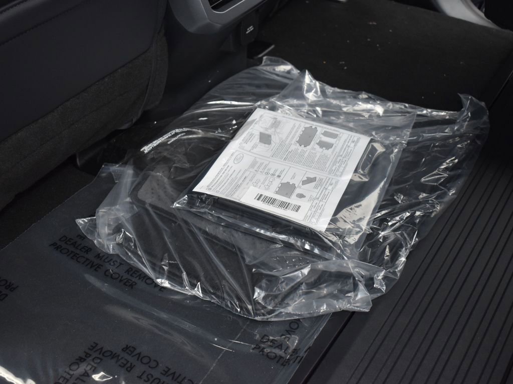 New 2025 Ford F250 Lariat w/ Lariat Ultimate Package image 17