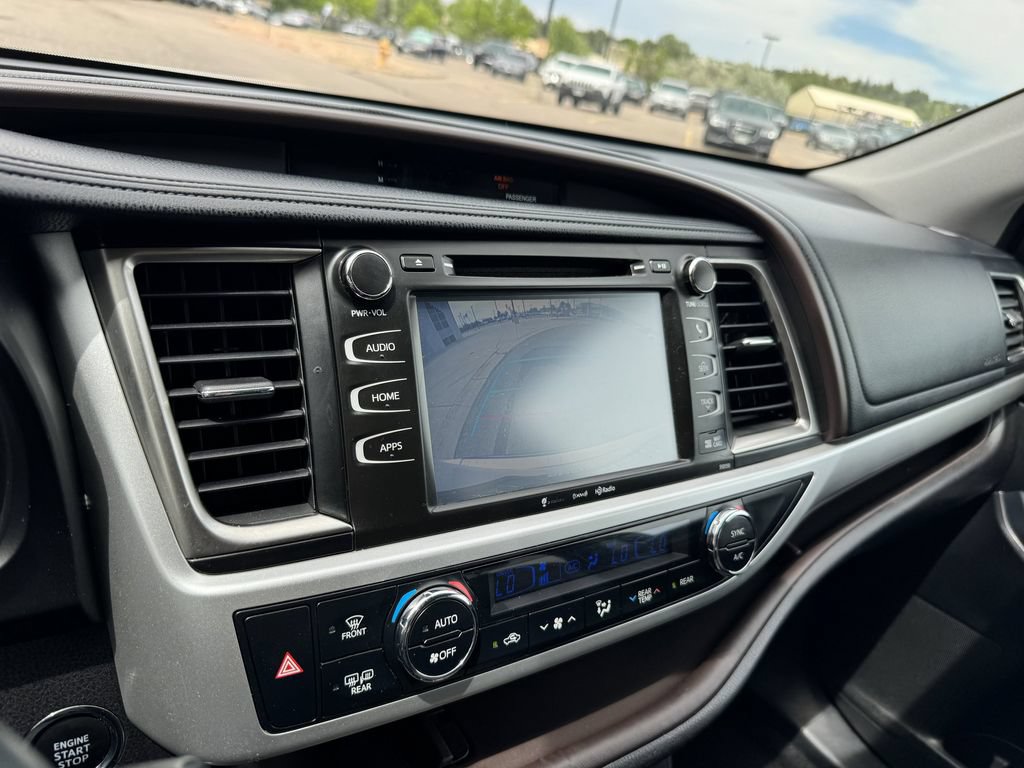 Used 2016 Toyota Highlander XLE AWD/4WD image 22