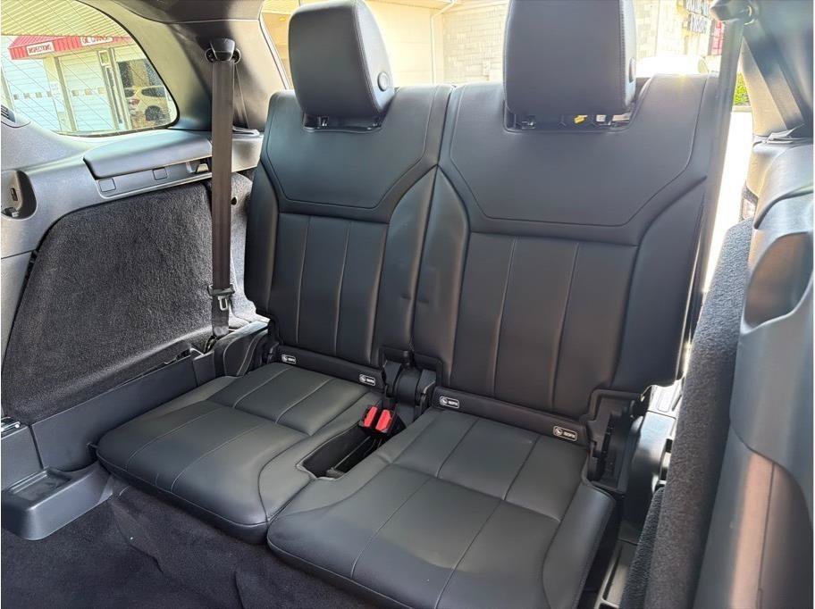 Used 2019 Land Rover Discovery SE AWD/4WD image 14