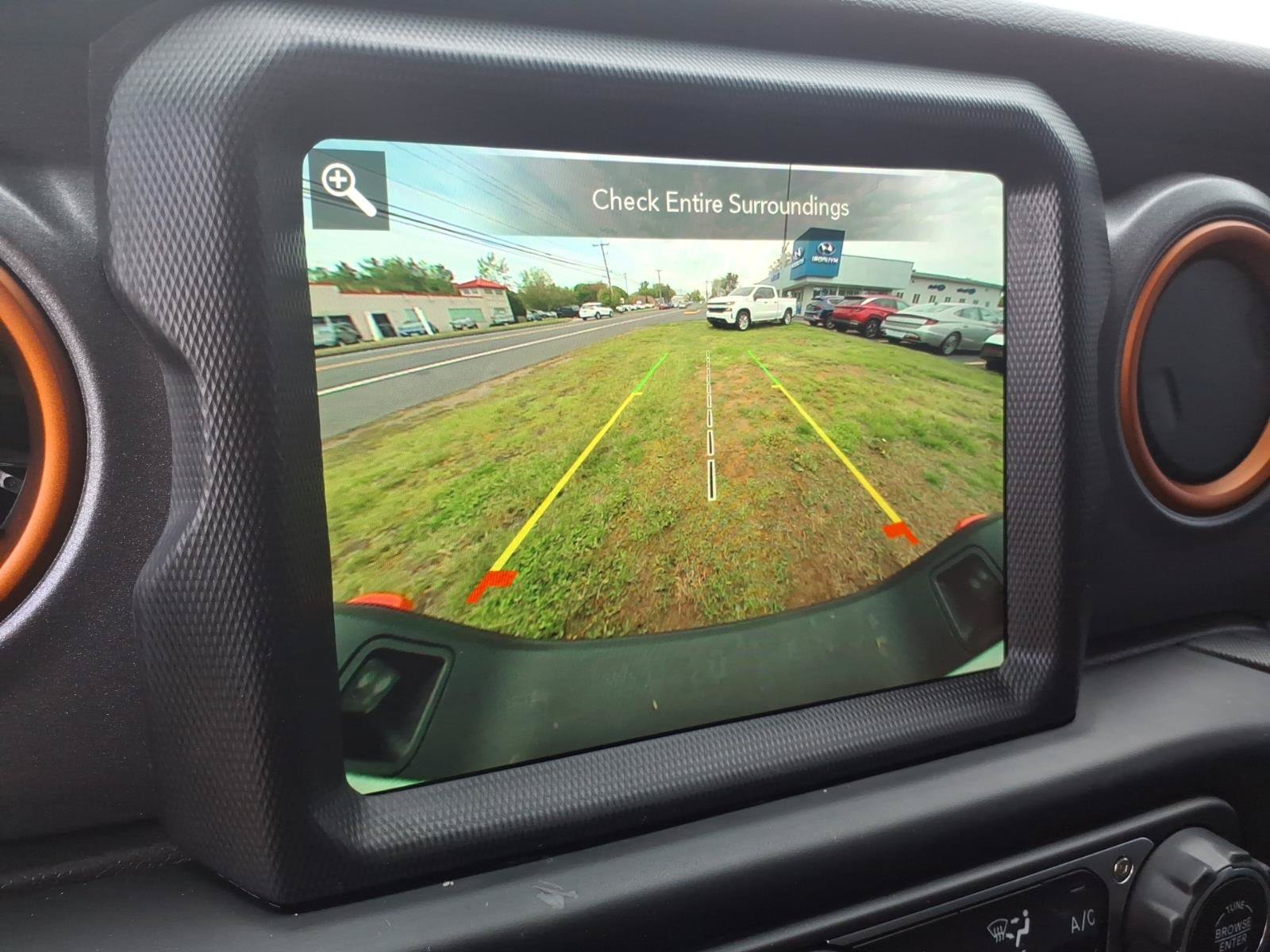 Used 2023 Jeep Gladiator Mojave w/ Cold Weather Group AWD/4WD image 30