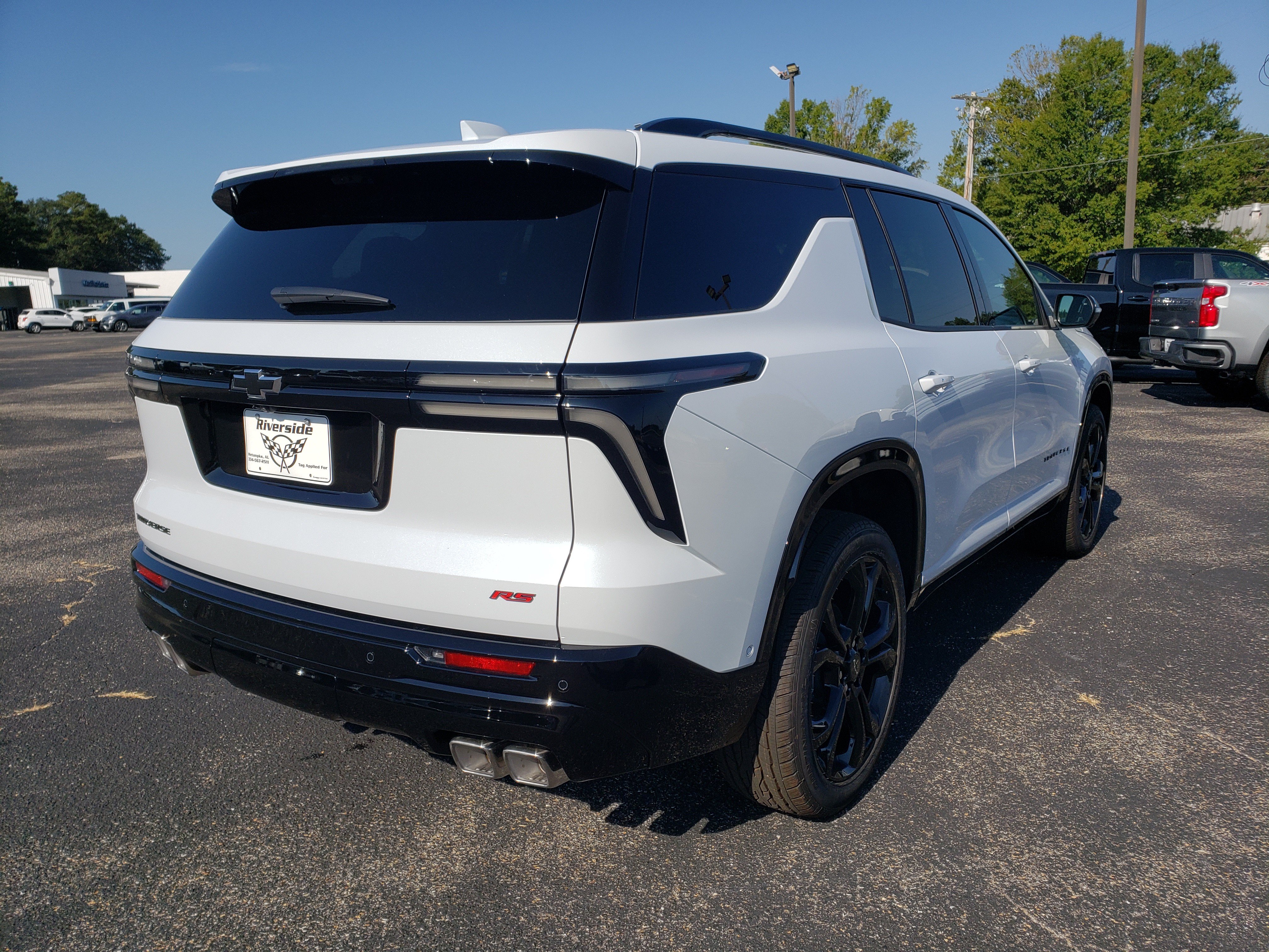New 2027 Chevrolet Traverse RS w/ LPO, Floor Liner Package FWD image 3