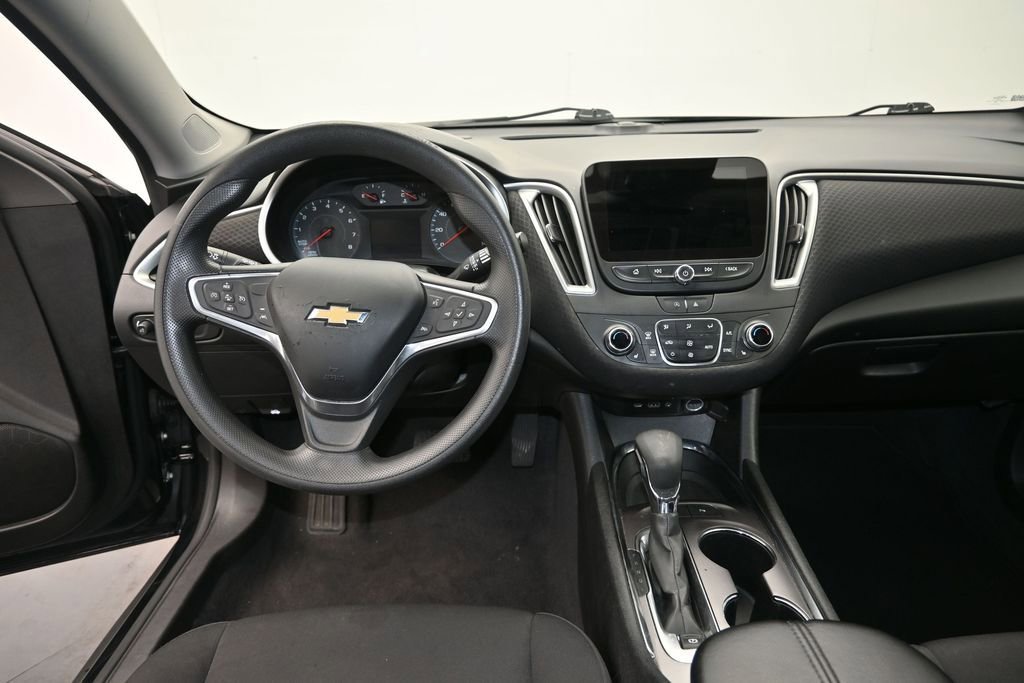 Used 2023 Chevrolet Malibu LT w/ Driver Confidence Package FWD image 16