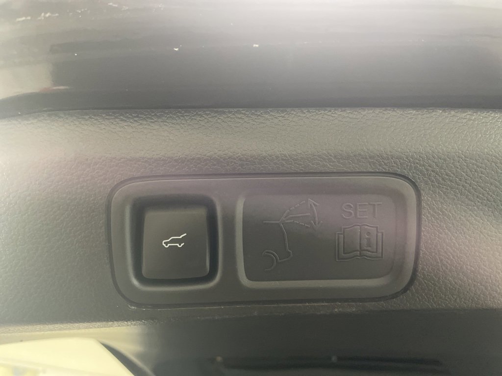 Used 2022 Ford Expedition XLT image 12