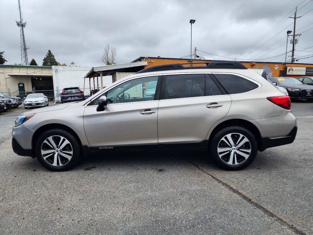 Used 2018 Subaru Outback 2.5i Limited AWD/4WD image 10