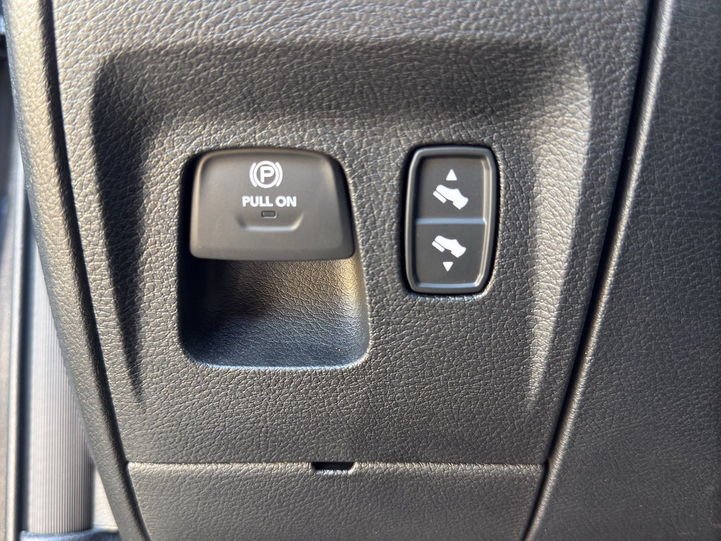 Used 2026 RAM 1500 Laramie AWD/4WD image 16