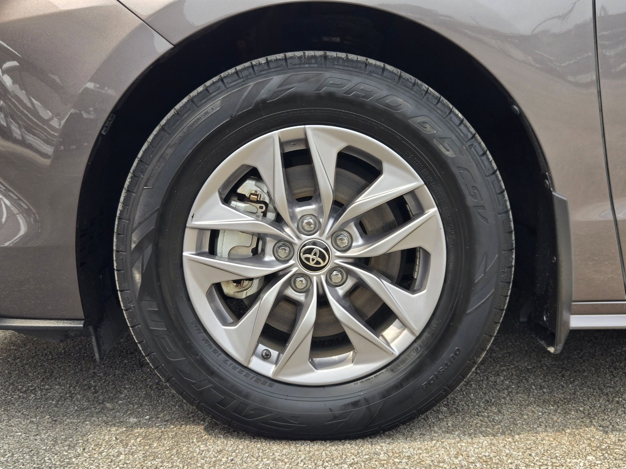 Used 2022 Toyota Sienna XLE FWD image 29