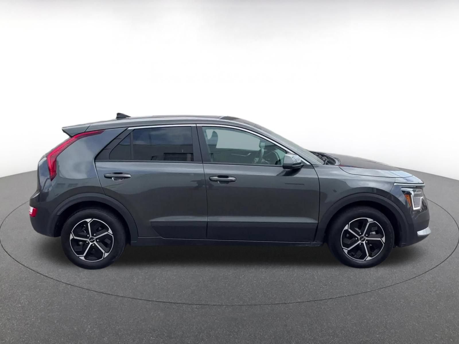 Used 2026 Kia Niro LX FWD image 16