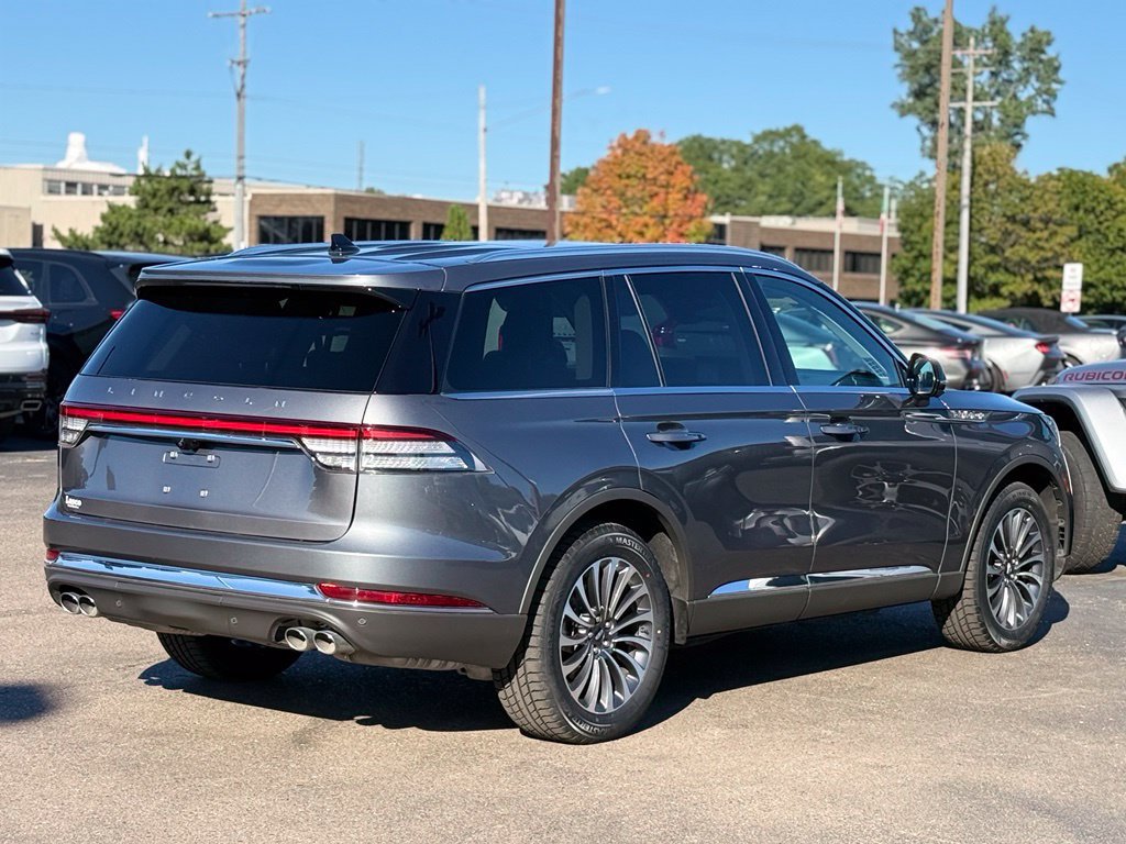 Used 2024 Lincoln Aviator Reserve w/ Elements Package Plus AWD/4WD image 37
