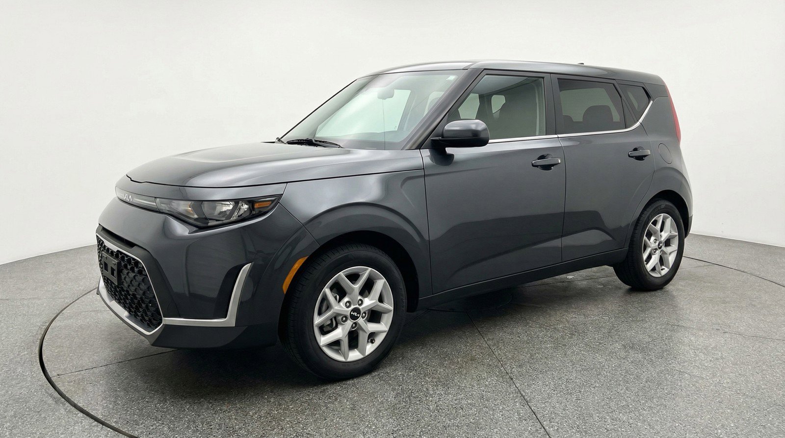 Used 2025 Kia Soul LX w/ LX Technology Package image 2