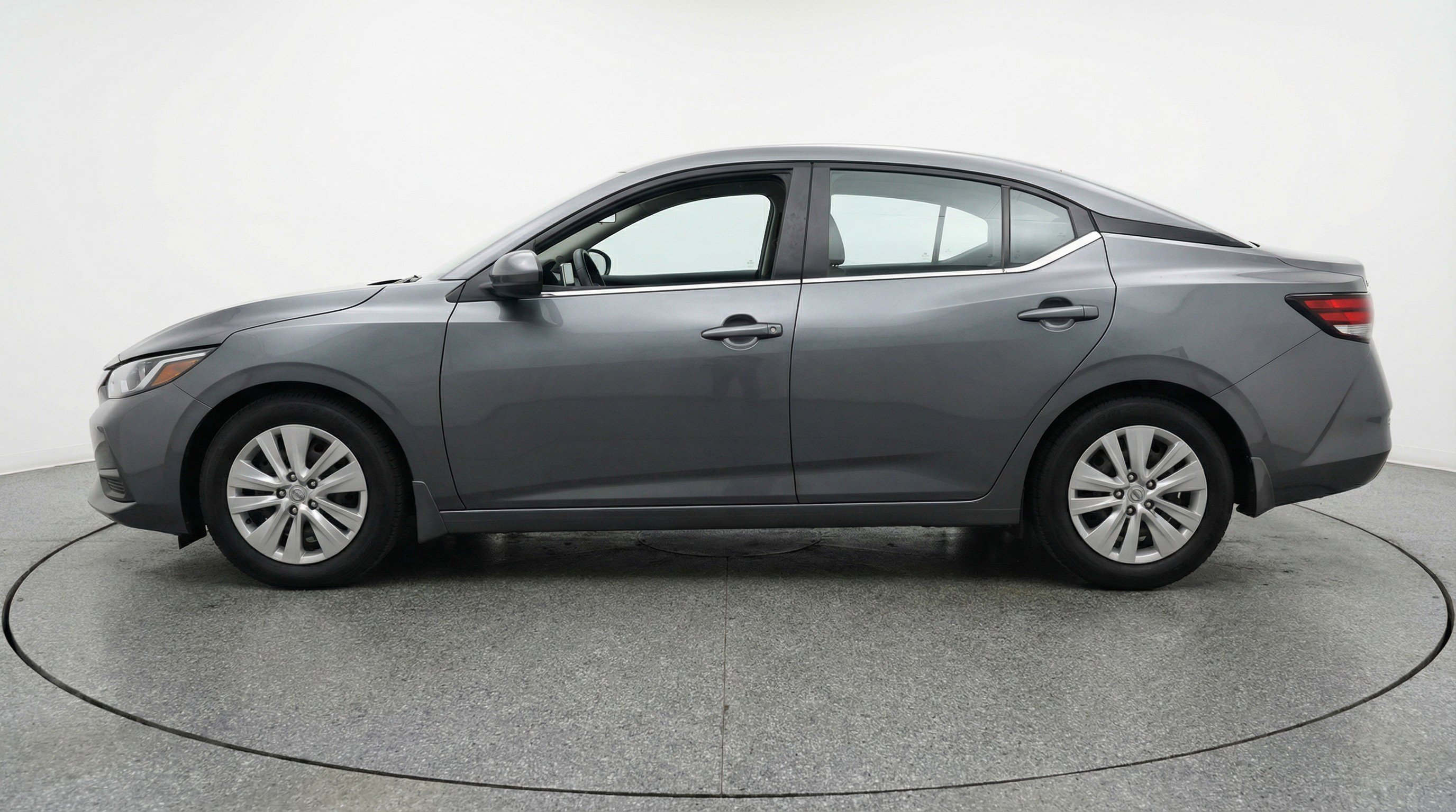 Used 2025 Nissan Sentra S FWD image 5