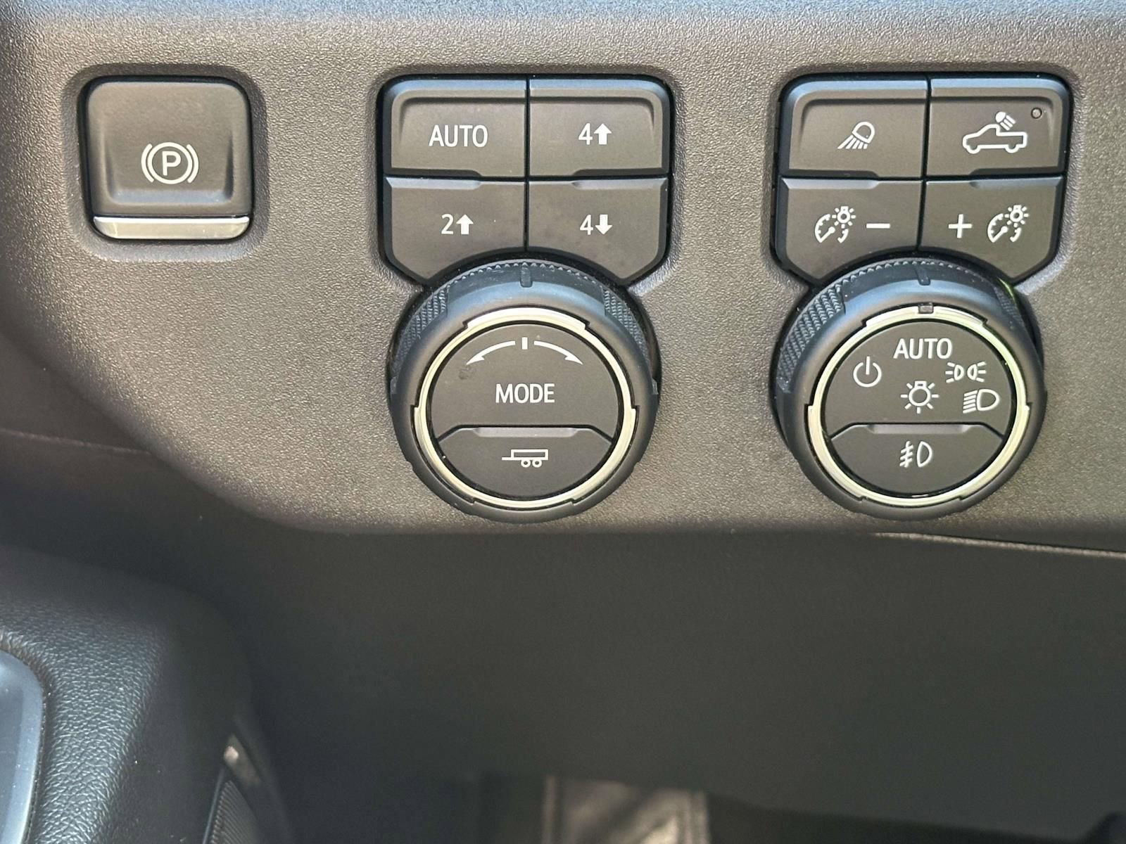 Used 2024 Chevrolet Silverado 1500 High Country w/ High Country Premium Package image 17