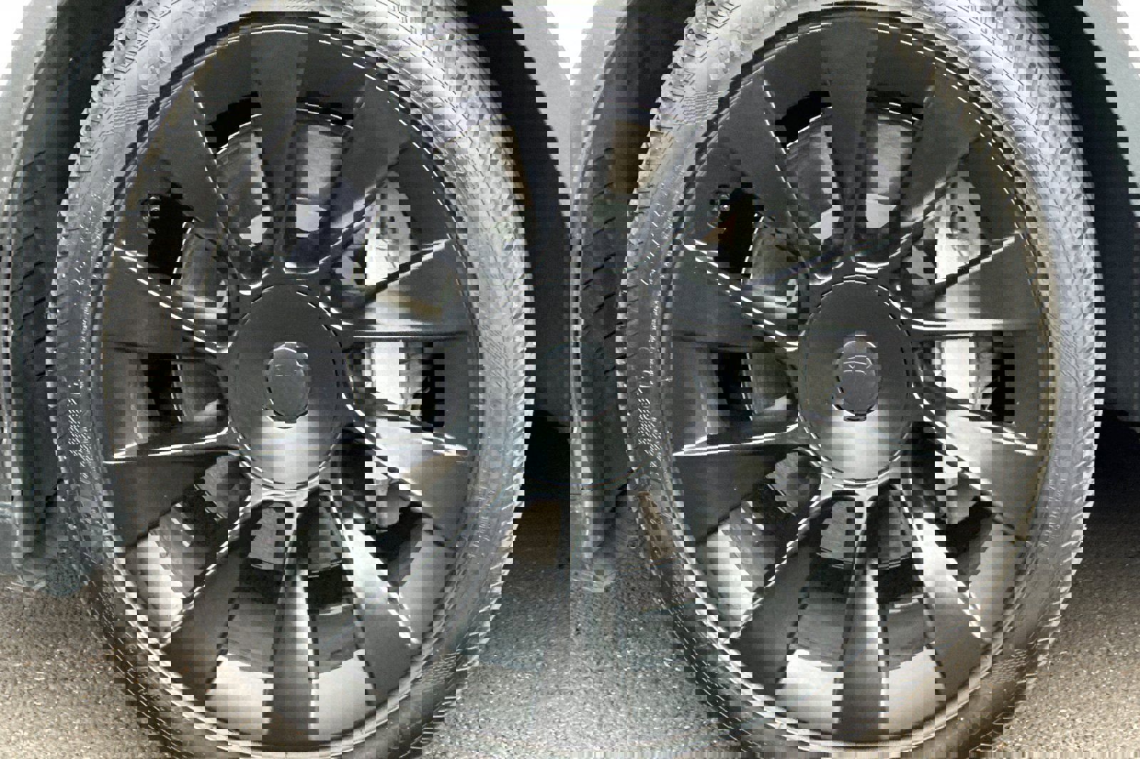 Used 2023 Tesla Model Y Long Range image 31