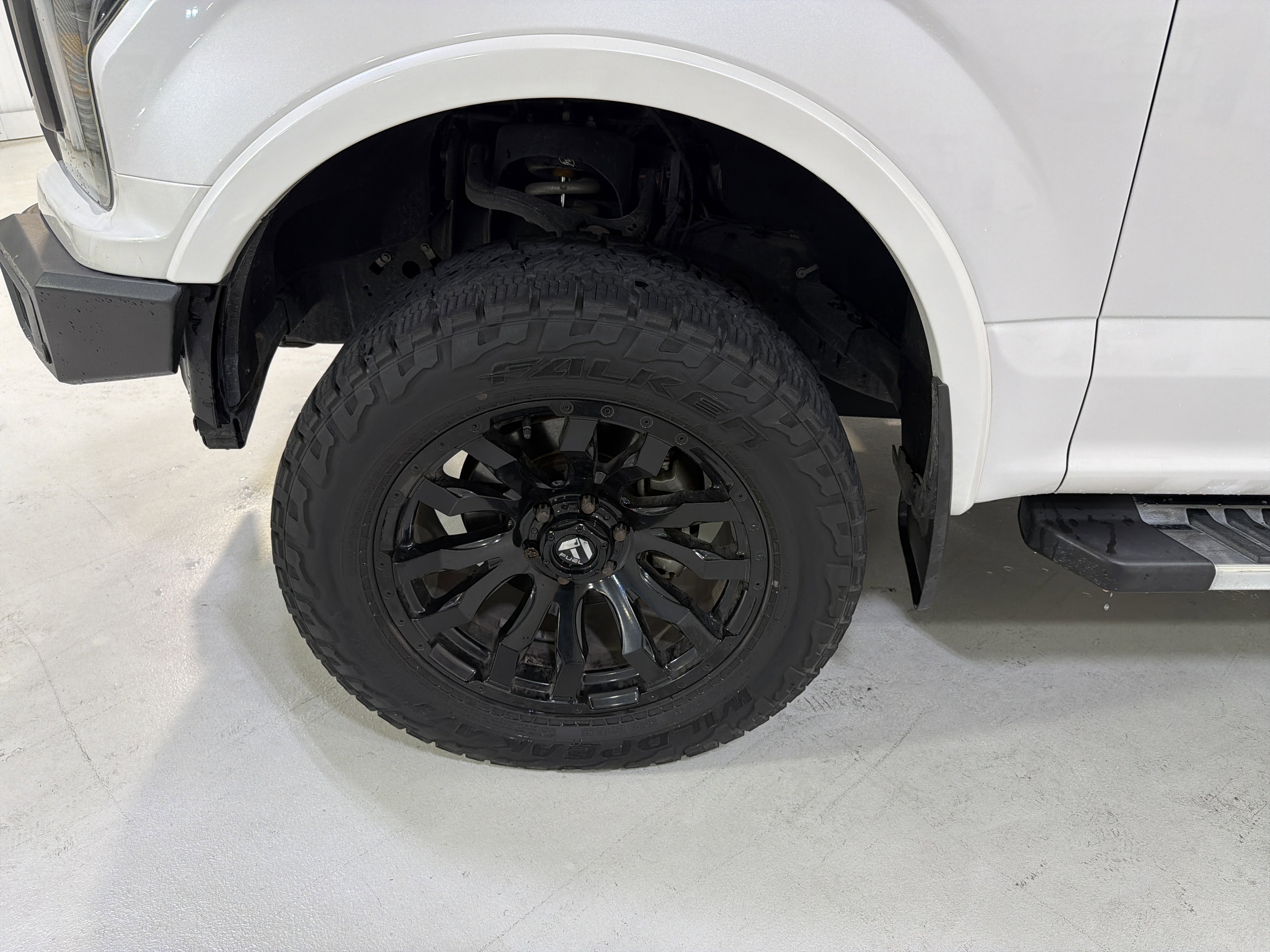 Used 2019 Ford F150 Lariat image 9