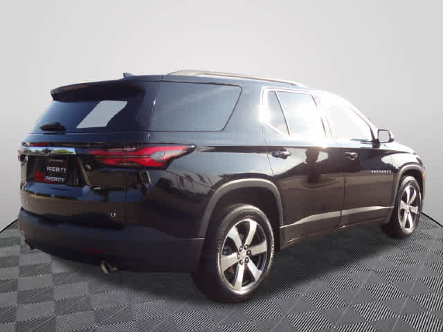 Used 2023 Chevrolet Traverse LT w/ LT Premium Package AWD/4WD image 3