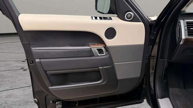 Used 2020 Land Rover Range Rover Sport HSE image 11