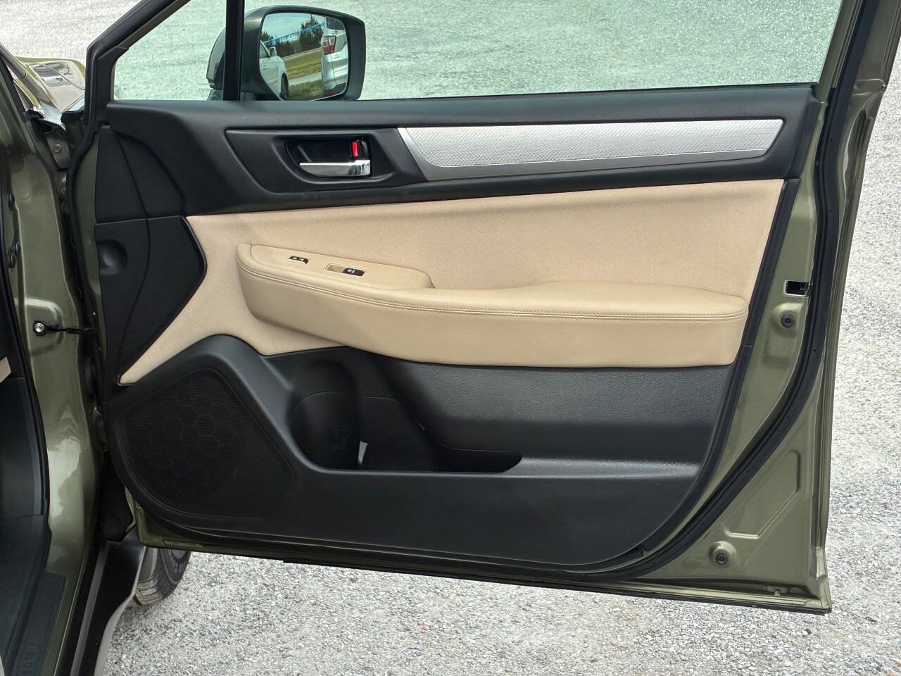 Used 2016 Subaru Outback 2.5i Premium image 18