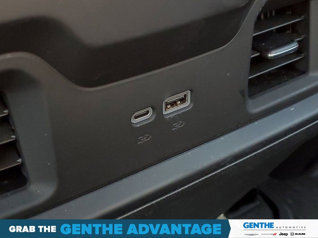 Used 2024 Chevrolet Silverado 1500 RST w/ Z71 Off-Road Package image 26