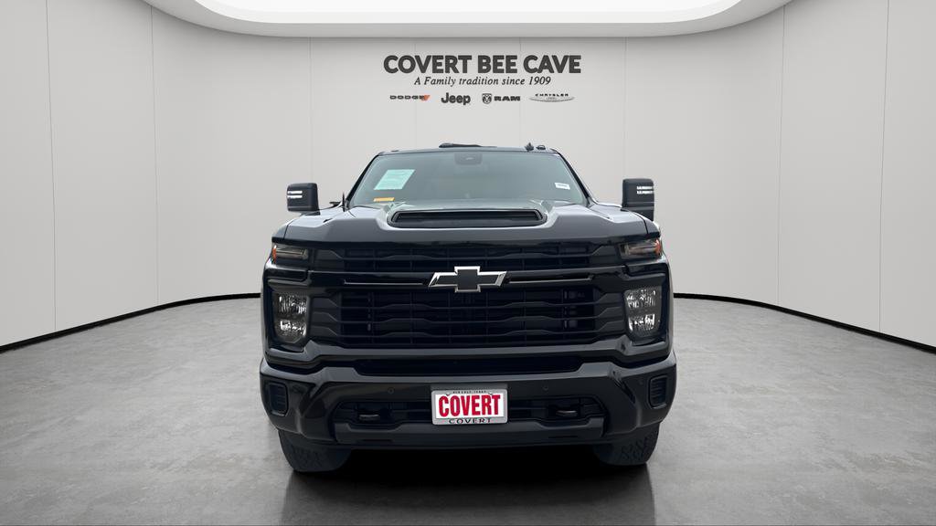 Used 2025 Chevrolet Silverado 2500 Custom w/ Custom Value Package image 2