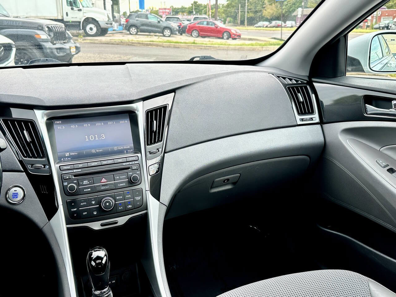 Used 2014 Hyundai Sonata SE w/ Premium Package 04 FWD image 23