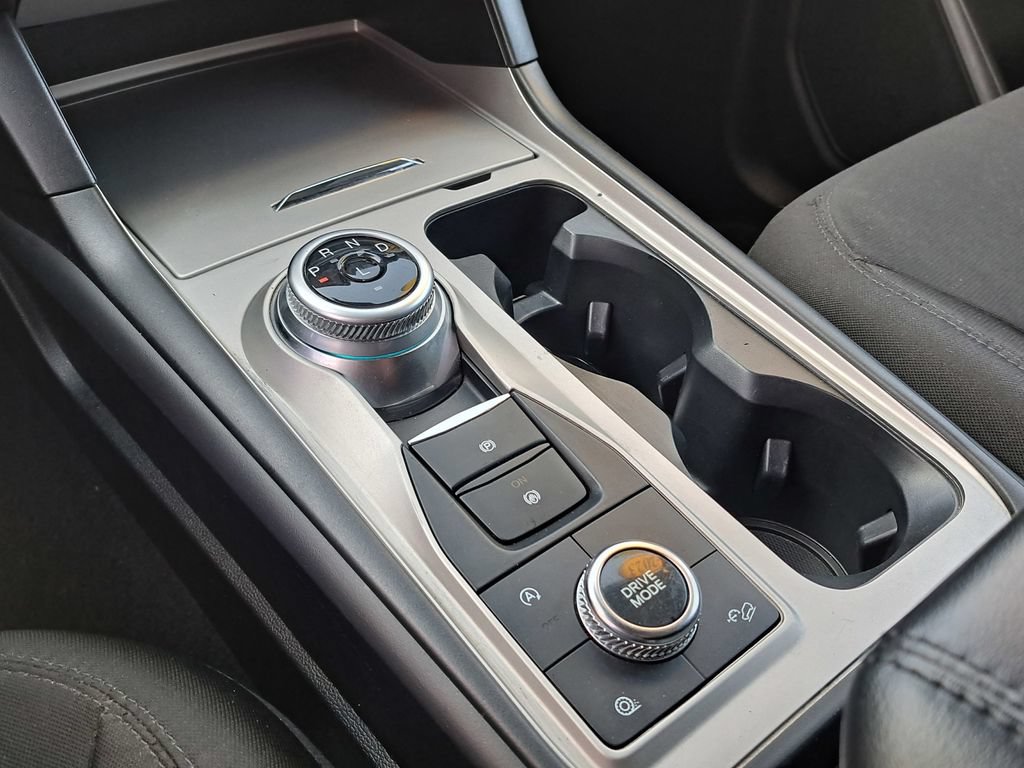 Used 2023 Ford Explorer XLT AWD/4WD image 12