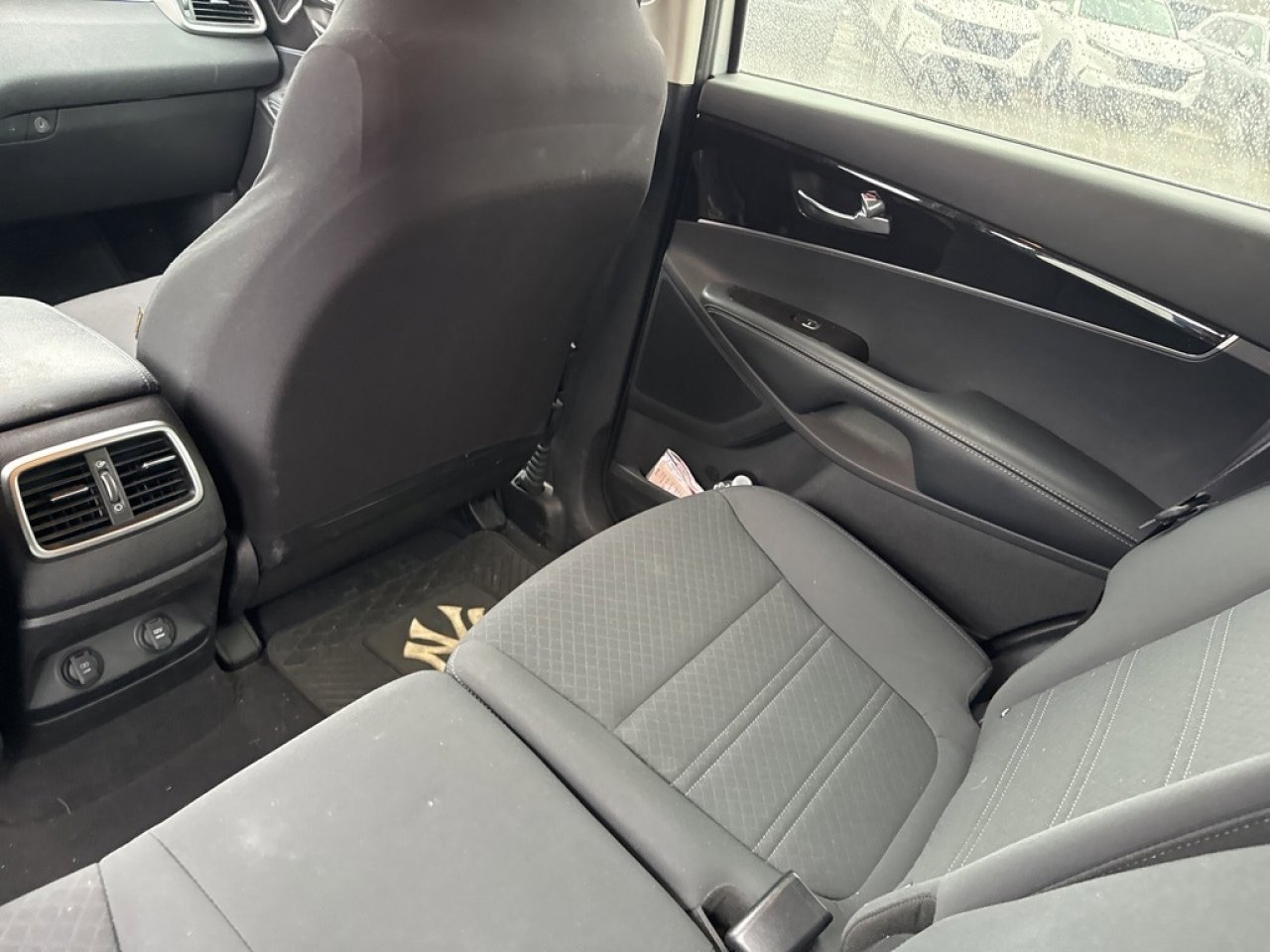 Used 2017 Kia Sorento LX w/ LX Convenience Package image 27