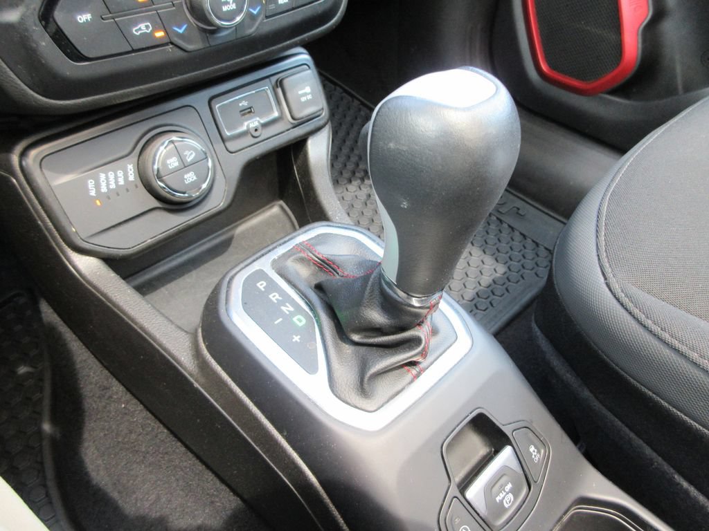 Used 2023 Jeep Renegade Trailhawk w/ Sun/Sound Group AWD/4WD image 31