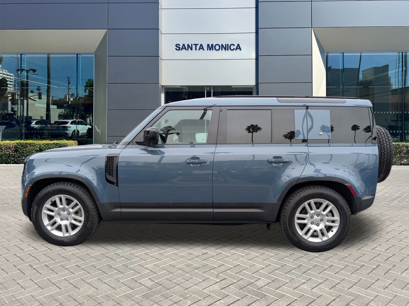 Used 2022 Land Rover Defender 110 S image 9