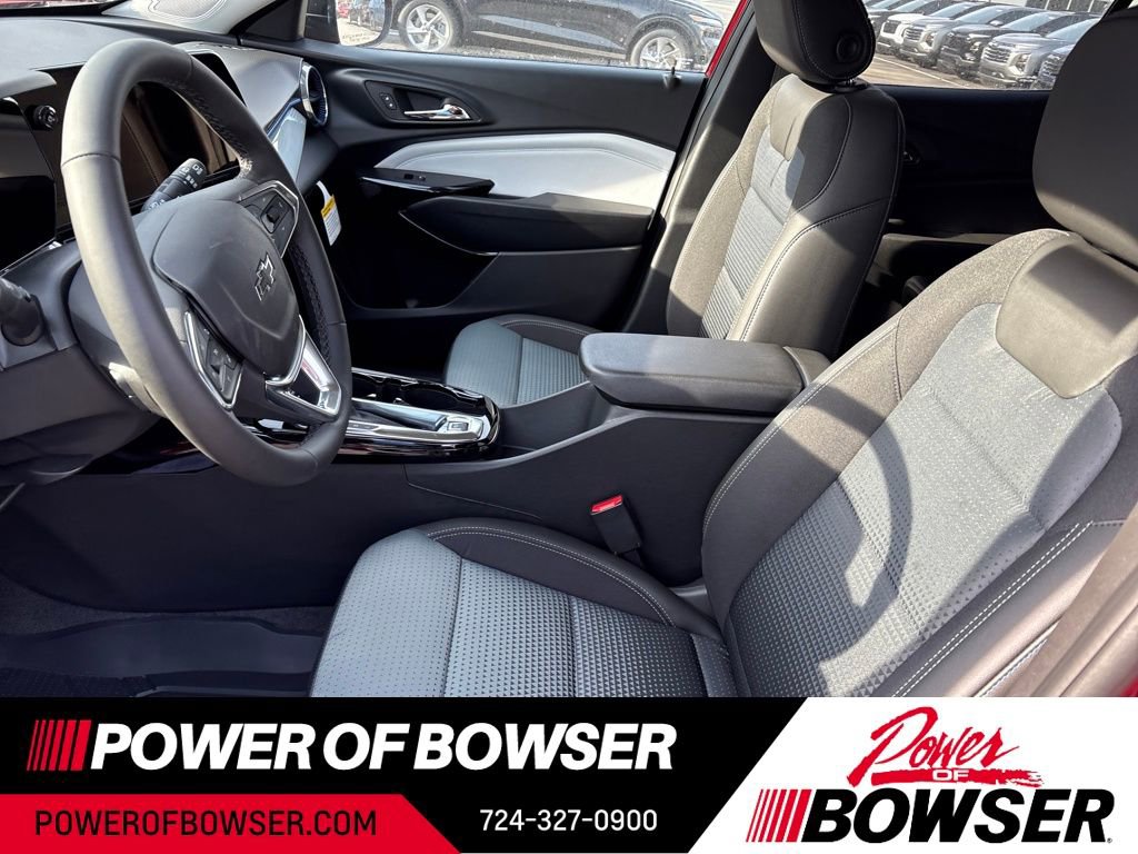 New 2026 Chevrolet Trax LT w/ Midnight Edition image 4