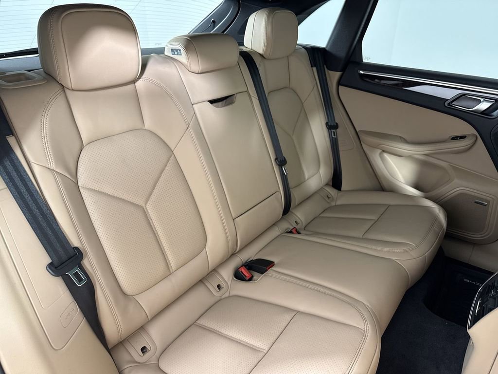 New 2026 Porsche Macan AWD/4WD image 23