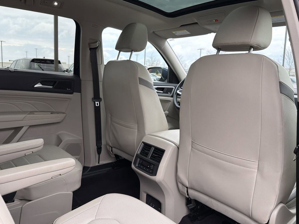 Used 2021 Volkswagen Atlas SEL Premium image 17