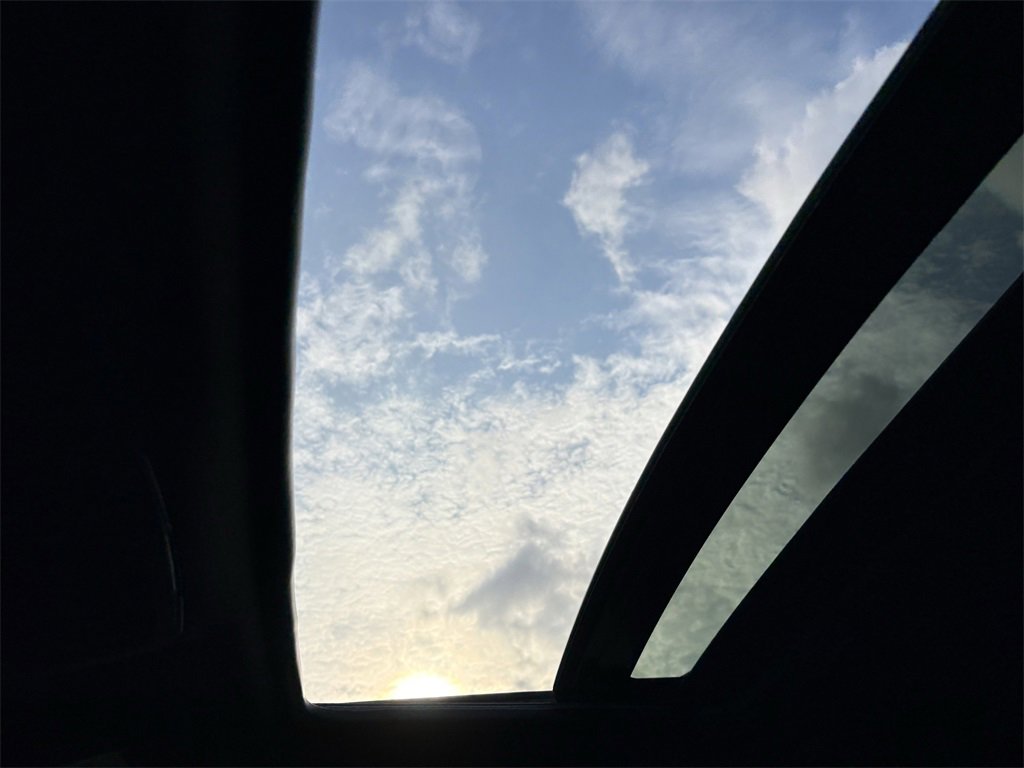 Used 2015 Dodge Challenger R/T Plus image 23