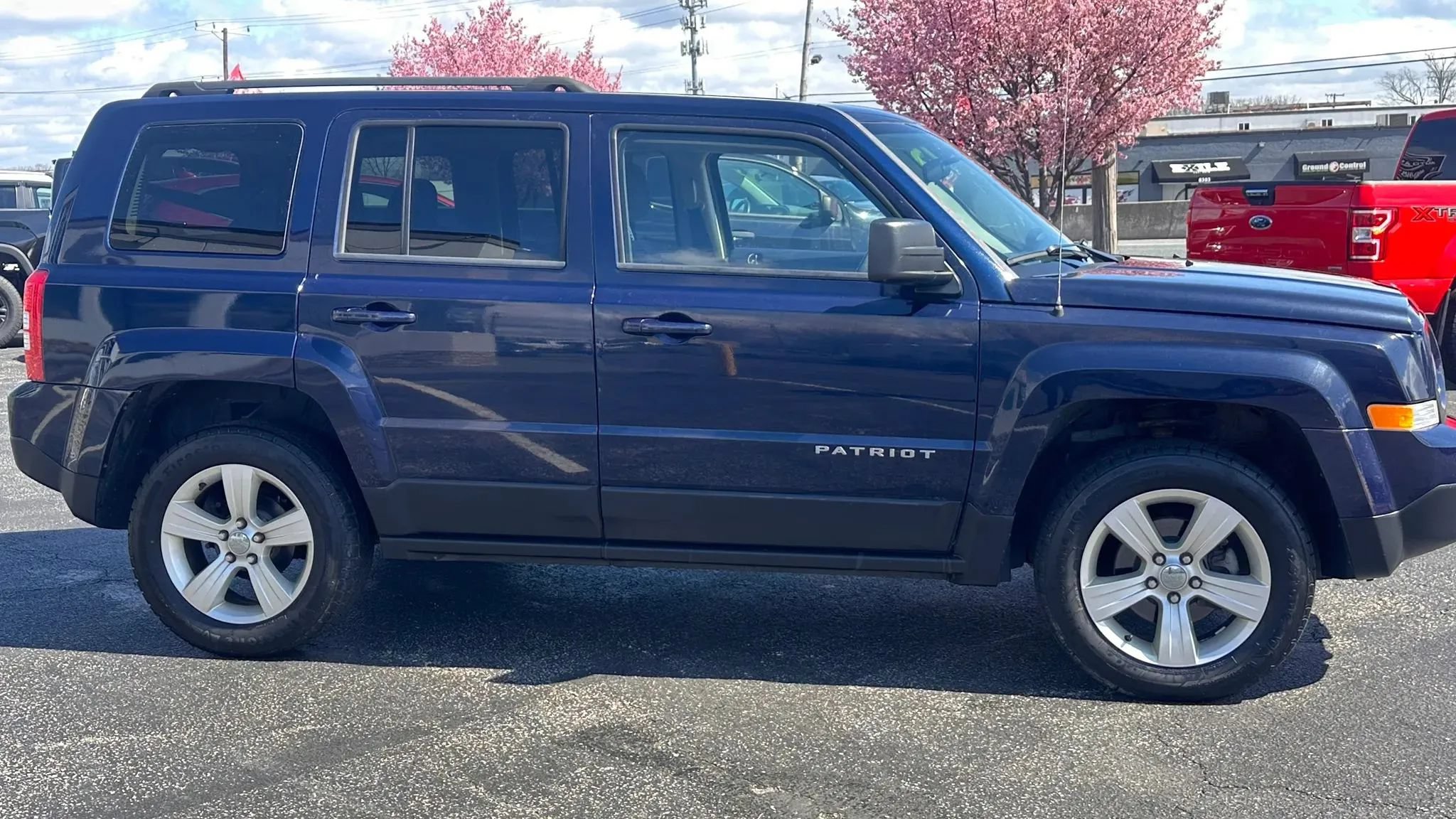 Used 2015 Jeep Patriot Sport w/ Power Value Group AWD/4WD image 4