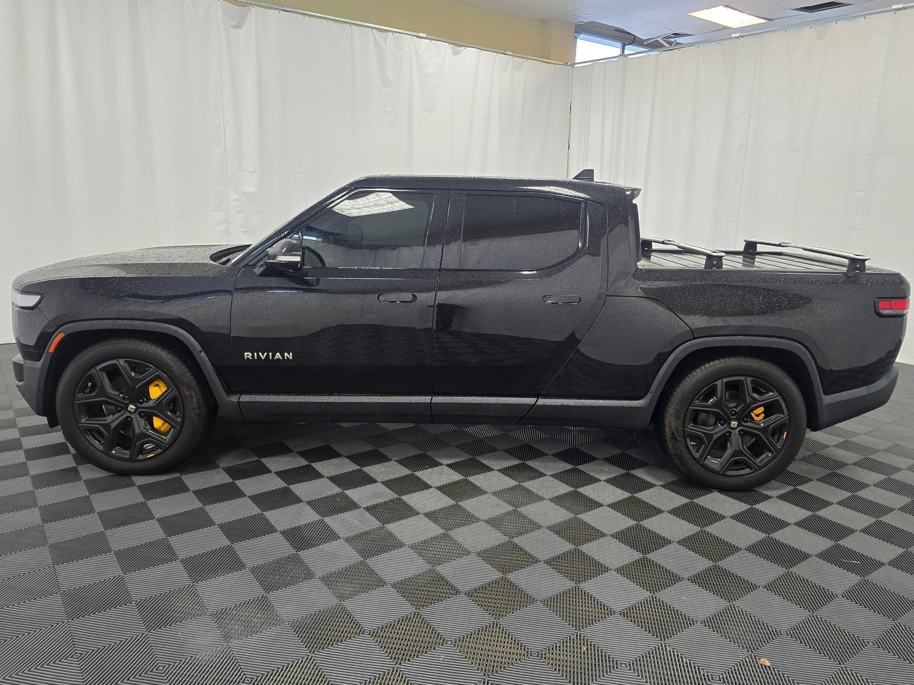 Used 2022 Rivian R1T Adventure AWD/4WD image 2