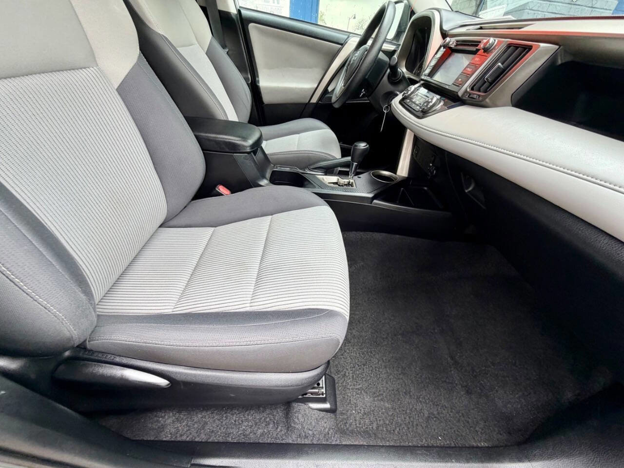 Used 2014 Toyota RAV4 XLE AWD/4WD image 46