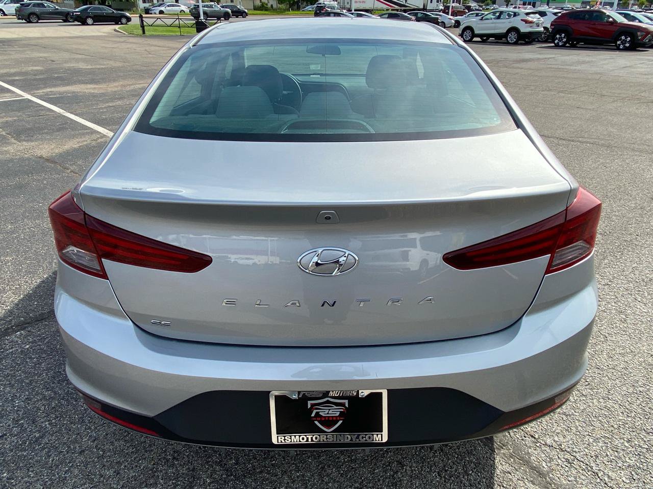 Used 2020 Hyundai Elantra SE FWD image 3