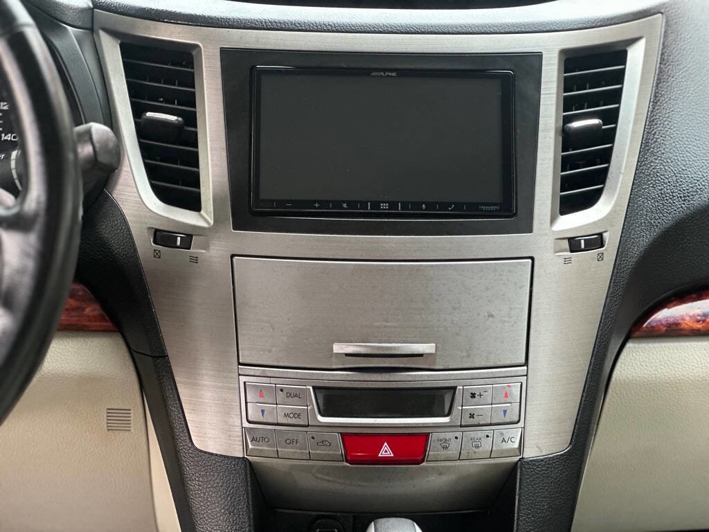 Used 2011 Subaru Outback 2.5i Limited w/ PWR Moonroof Pkg image 9