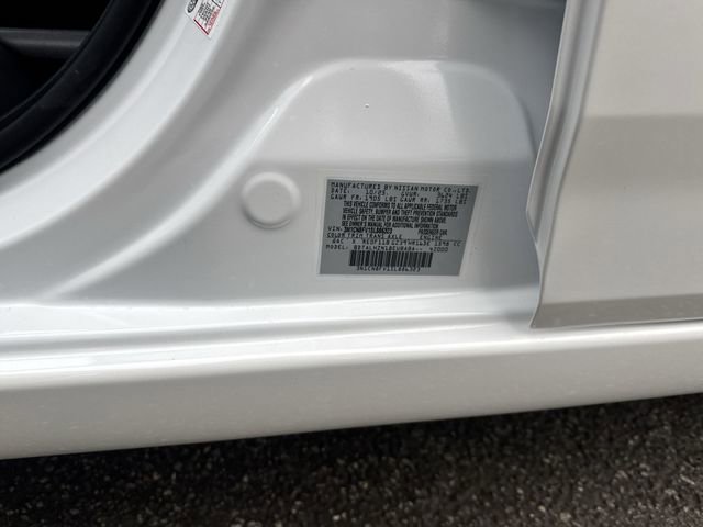 New 2025 Nissan Versa SR w/ Trunk Package FWD image 34
