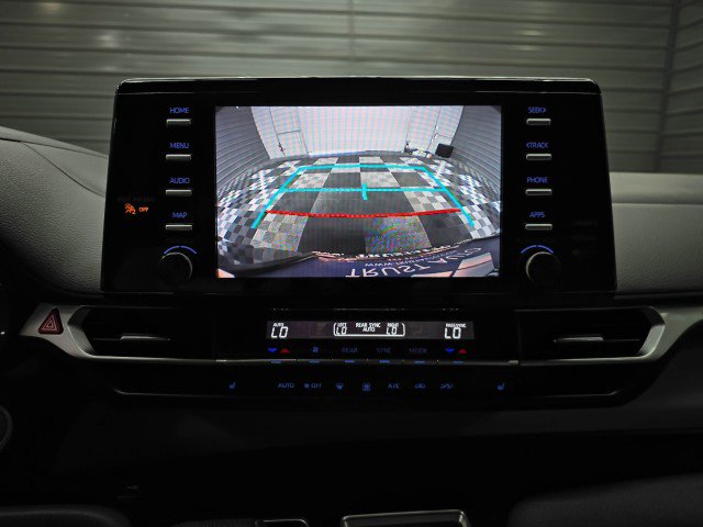 Used 2023 Toyota Sienna XLE FWD image 30